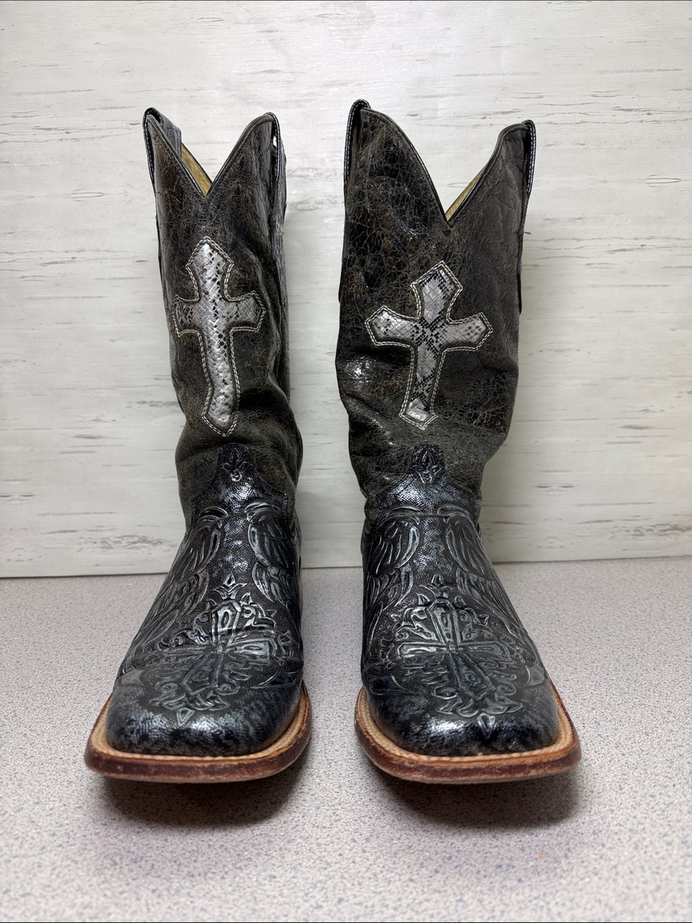 Ferrini Black Embossed Cross Western Heeled Boots